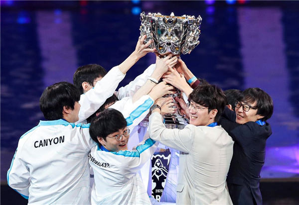 LEC官方公布了本赛季春季赛常规赛MVP的获奖人选