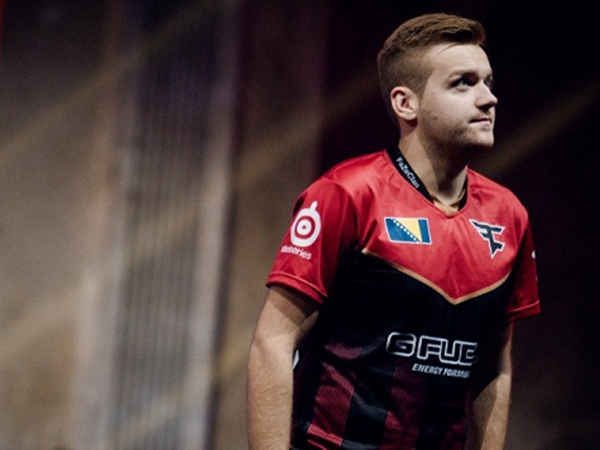 V4电竞节：Gambit击败Entropiq夺得冠军