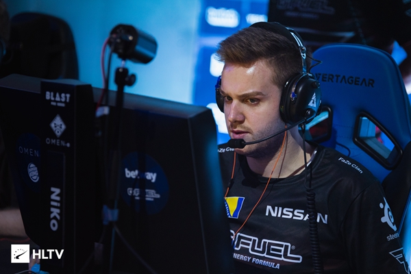 如果传闻是真的， JD Gaming 的新赛季阵容包括 Ale ， Xun ， Scout ， Peyz ， MISSING 。